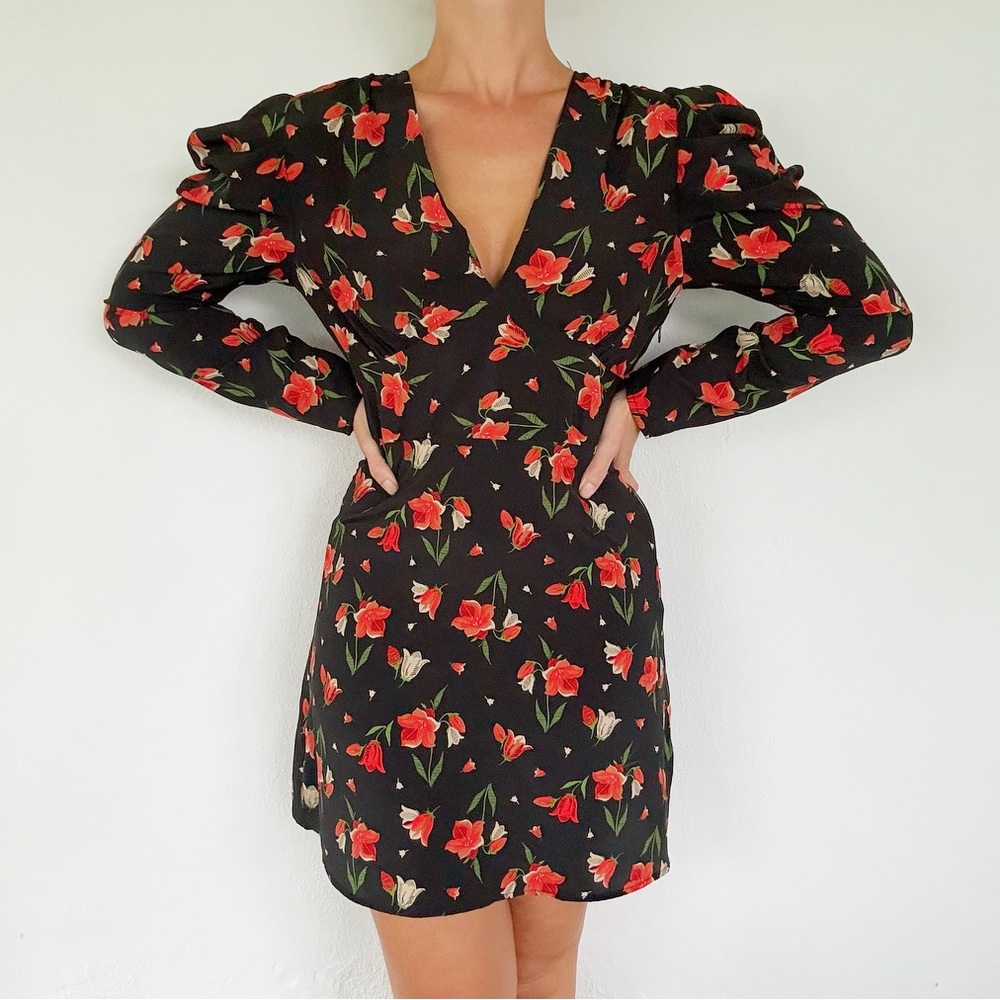 TopShop black and red floral print v-neck long ruffle sleeve dress size 6
